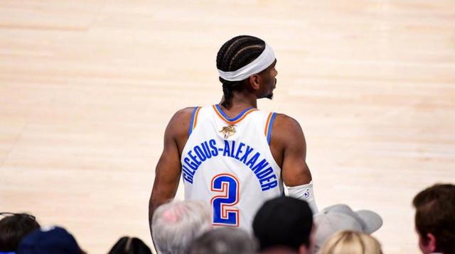 关于今晨体能课后;俄克拉荷马雷霆更衣室发声备战NBA季后赛;管理层满意;年轻球员得到机会的信息 关于今晨体能课后;俄克拉荷马雷霆更衣室发声备战NBA季后赛;管理层满意;年轻球员得到机会的信息