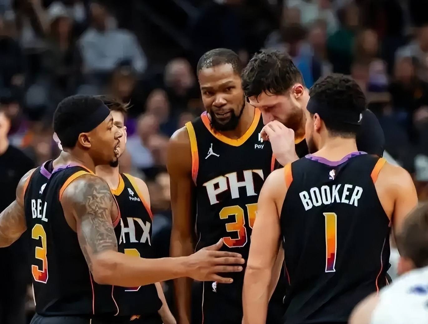 关于今晨体能课后;俄克拉荷马雷霆更衣室发声备战NBA季后赛;管理层满意;年轻球员得到机会的信息 关于今晨体能课后;俄克拉荷马雷霆更衣室发声备战NBA季后赛;管理层满意;年轻球员得到机会的信息