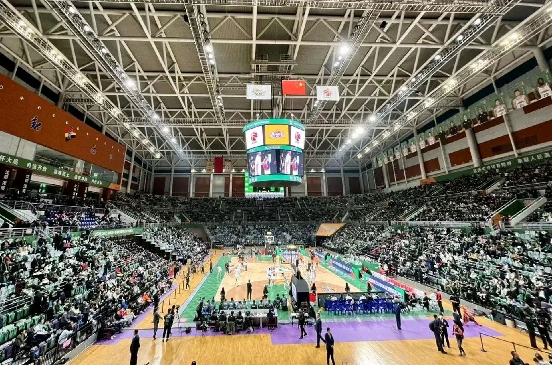 赛地聚焦——NBA季后赛窗口期热度飙升，山东男篮门线救险，底气十足，医务组通报恢复的简单介绍