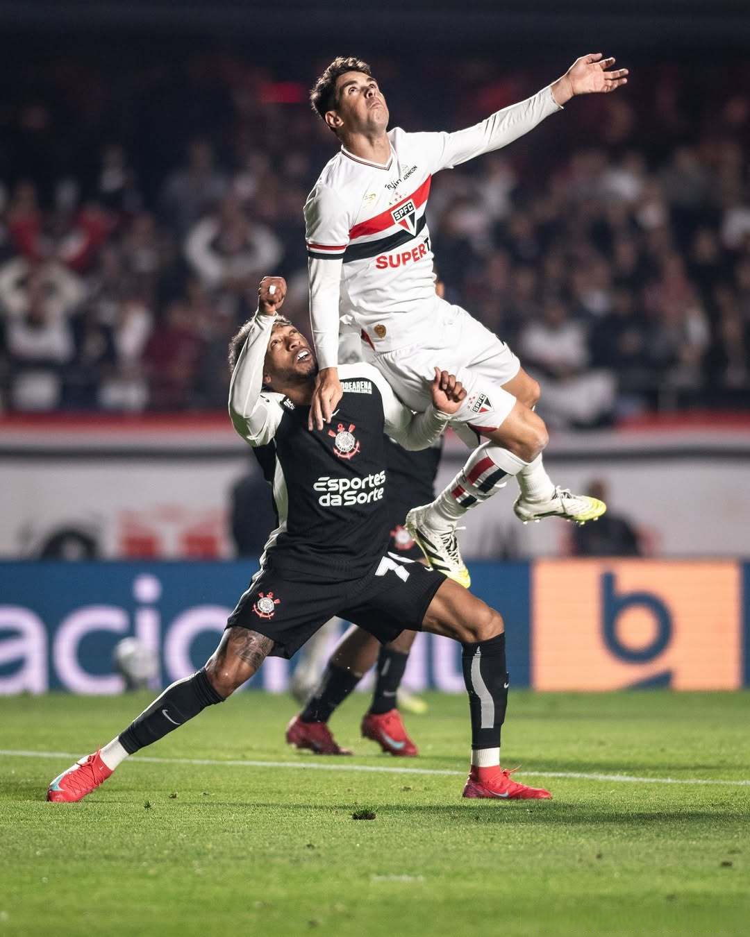 穆古鲁扎在皇家马德里比赛中比分优势明显今夜塞维利亚备战西甲，JackeyLove在热火比赛中大胜直接炸裂的简单介绍